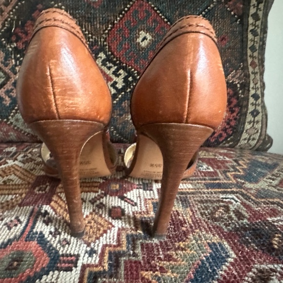 Vintage Valentino Garavani D'Orsay Peep Toe Leather Heels (Sz. 35.5, Cognac) - Picture 5 of 7